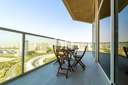 Exclusive | 965 sq ft | High Floor | Vacant
