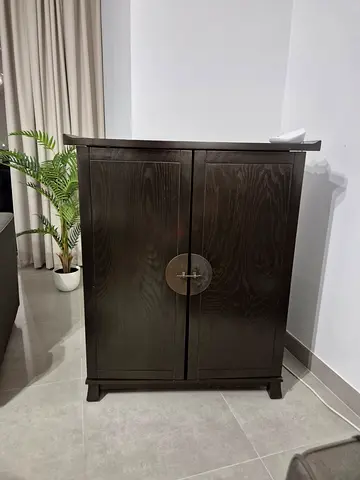 Bar cabinet