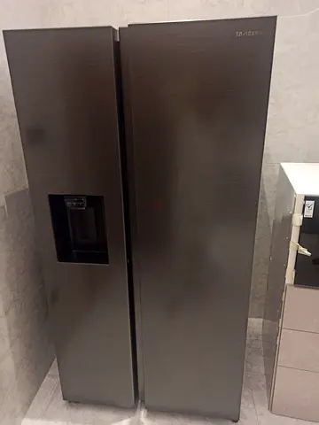 Samsung letest model side by side fridge freezer with auto ice maker