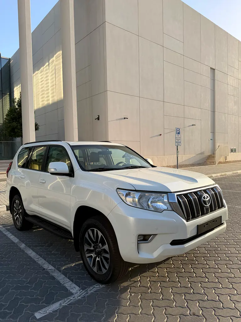 Toyota Prado 2022 — photo 1 of 19