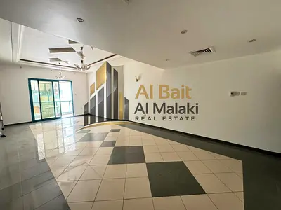ثلاث غرف وصالة في المجاز 3  مع بلكونة واطلالة مفتوحة وحدة من الغرف ماستر -قريبة من جميع الخدمات والمواصلات العامة