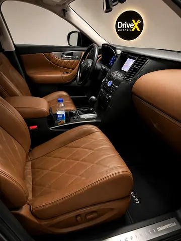 2016 Infiniti QX70 — фото 8
