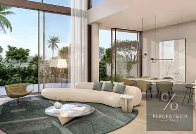 SINGLE ROW | DOUBLE HEIGHT CEILINGS | EXCLUSIVE