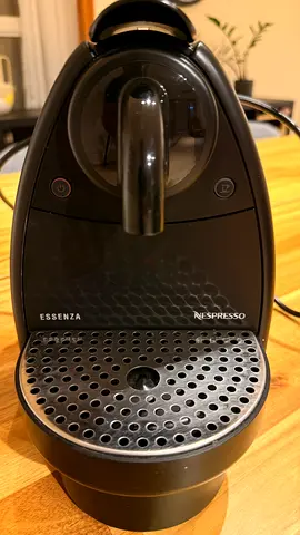 Nespresso Essenza Mini Coffee Machine - Black, Good Working Condition, dripping water underneath