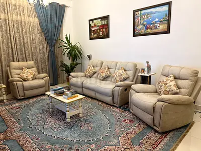 5 Seater beige color sofa set. recliner armchair (3)  - comfortable living room seat.