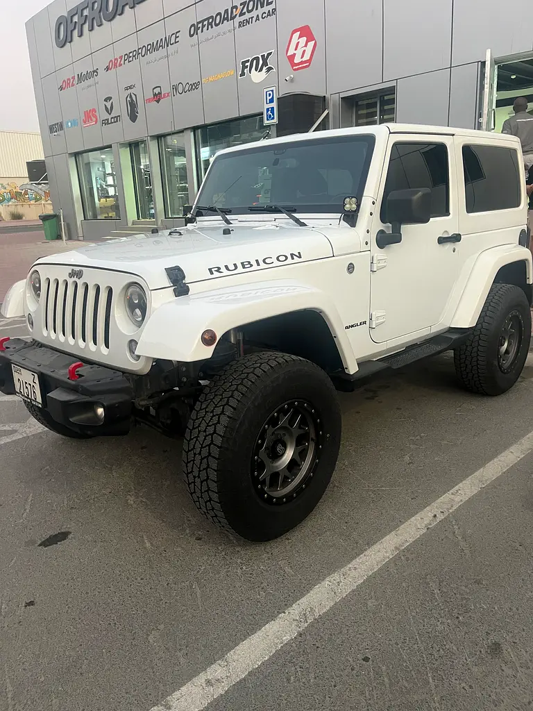 Jeep Wrangler 2016 — photo 1 of 3