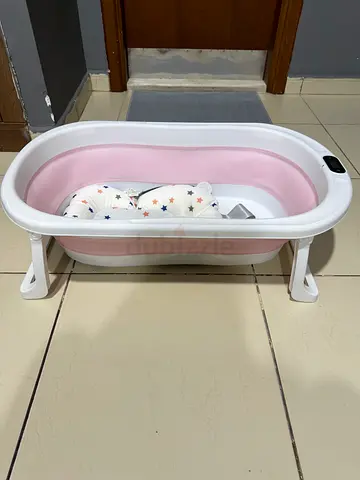 Baby bath tub