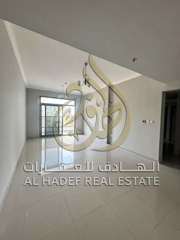 شقة غرفتين وصالة مع ستور للإيجار في الخان | باركن مجاني وبناية عائلات