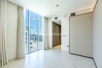Vacant | High Floor | Bright and Spacious 1BR