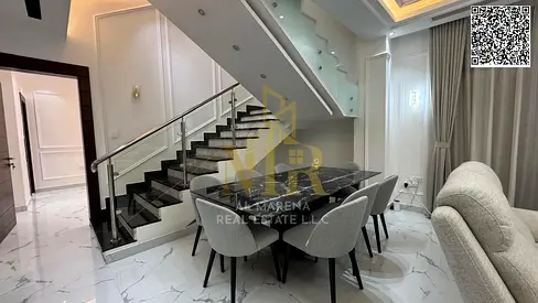 Two-story villa with a roof terrace, 6 rooms, prime location close to public amenities, price inclu