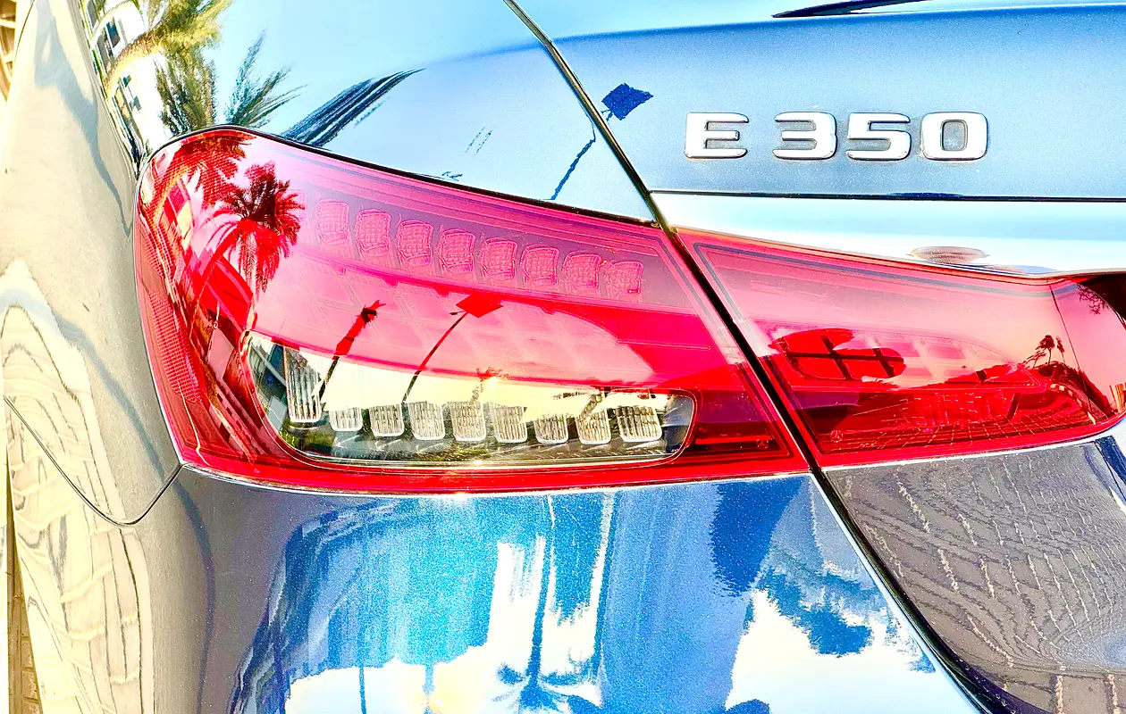 Mercedes-Benz E-Class 2022 — photo 1 of 13