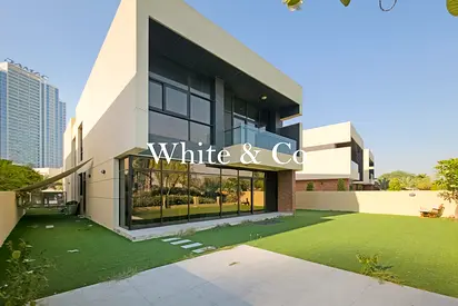 Stand Alone | Golf Course Views | Vacant