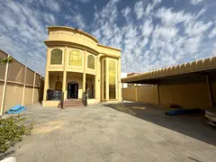🏡 Villa for sale in Al Muwaihat 1, ground floor, first floor and roof, 5 master bedrooms, opposit
