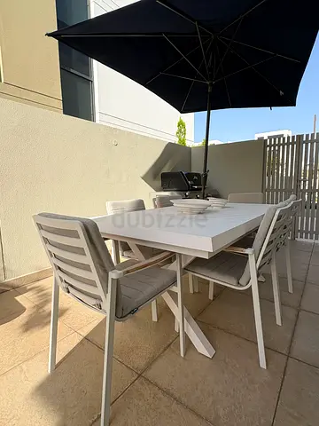 Modern Outdoor Dining Set – 6 Seater (Converts to 8 Seater) – Excellent Condition