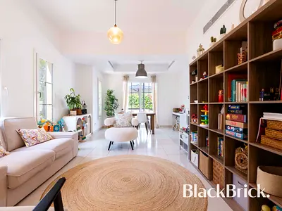 Beautiful Family Home | Backing on to Park