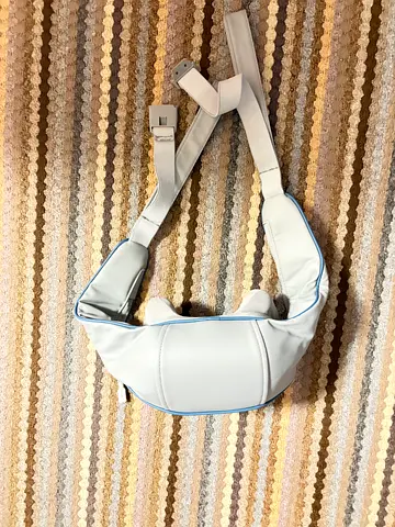 Neck massager with different modes