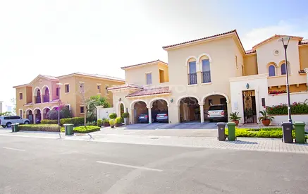 HOTTEST DEAL! Beautiful 4BR Quadplex | Garden