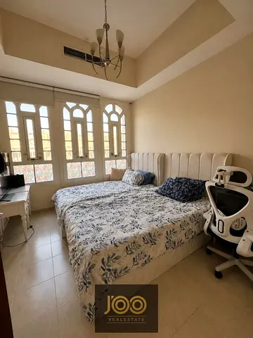 Townhouse for Rent | 3 Floors | Spacious Layout | Luxury New Furniture | Storage Room | Elegant Family Living