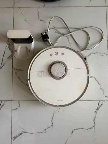 Roborock S5 Robot Vacuum with Charging Dock - Good condition - Needs Battery