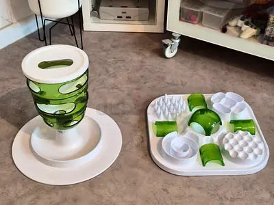 Interactive cat puzzle feeders (2-piece set) - good condition