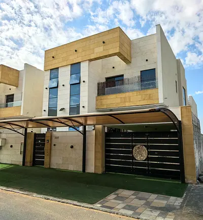 🏡 Villa for rent in Al Yasmin | 5 master bedrooms + living room, majlis, and maid's room | 9 air conditioners + 2 kitchens and security cameras