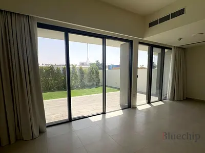 Corner Kitchen| Single Row| Landscaped | Ready to Move