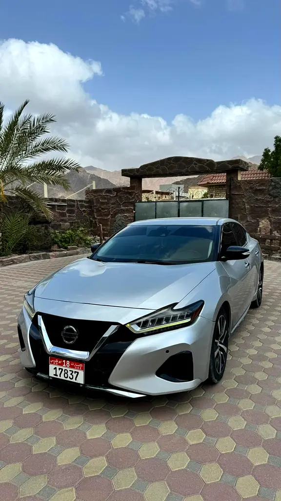Nissan Maxima 2020 — photo 1 of 10