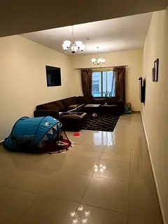 Room in Muhaisna 4