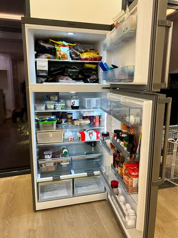 Well-kept double-door refrigerator/freezer - good working condition.  Bosch Series 6 Top