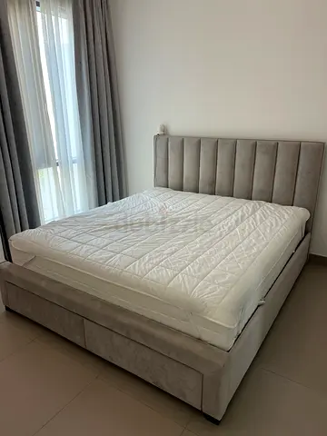 ✨ Queen Size Bed  United Furniture + HOKKASEN IKEA Mattress ✨
