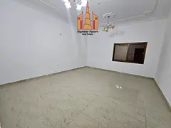 3Bhk 1 Majlis + 3bhk + Majlis total 6Bed room 2 villa yard parking near park 125k last