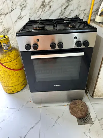 Bosch Gas Cooker with Oven for Sale – AED 350