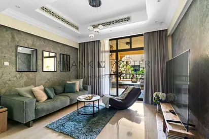 Contemporary 1BR with cozy Balcony in Downtown | Ideal for Mid - Term, Monthly & Weekley Stay | All