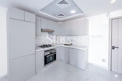 3Bed +M Duplex | Gym, Pool, Tennis Crt. Parking x2