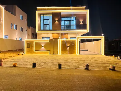 For sale in Al-Haliyo 2: 7 rooms, a majlis (formal sitting room), and 2 halls. Two floors and a roof.