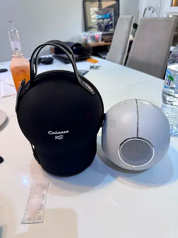 Creative D100 Sphere Portable Bluetooth Speaker with Case - Good Condition