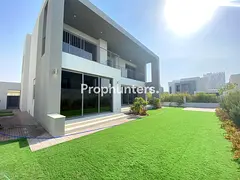 Beautiful Landscaped Garden |Stand Alone |End Unit