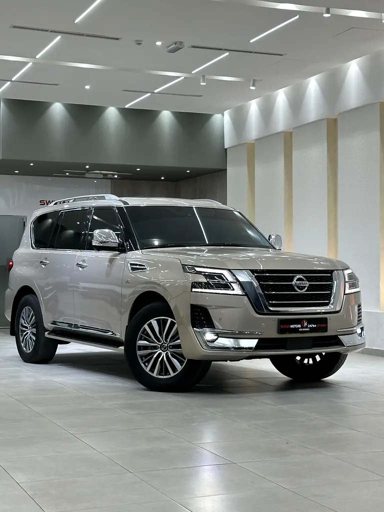 Nissan Patrol 2021 — photo 1 of 11