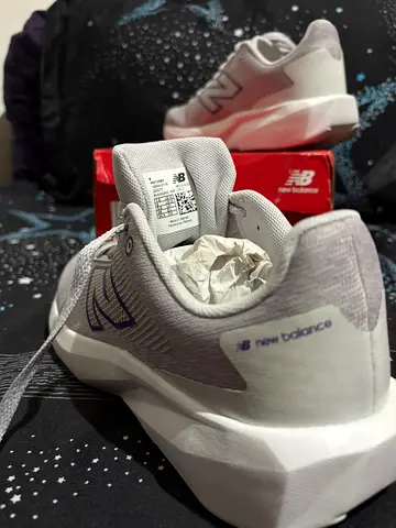 Light Grey New Balance Sneakers - Like New, Size (check label)