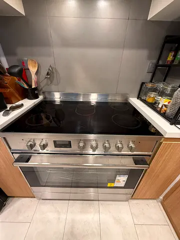 Stainless Steel Built-in Electric Oven with Ceramic Hob (Good Condition)