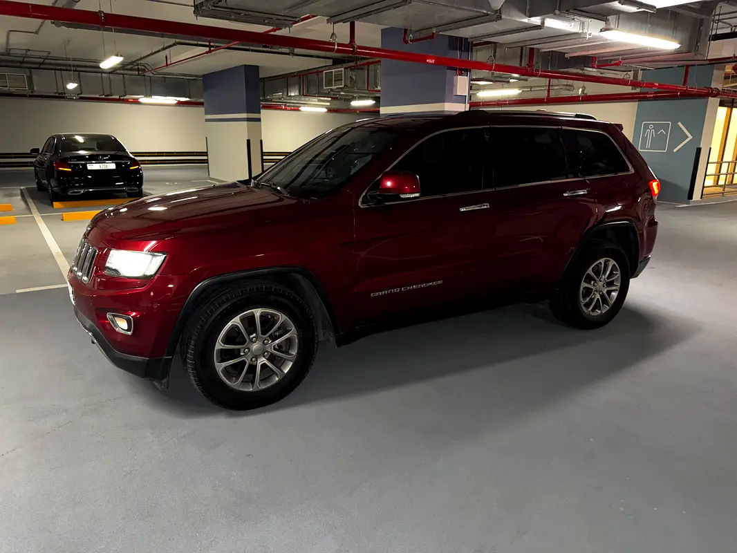 Jeep Grand Cherokee 2015 — photo 1 of 12