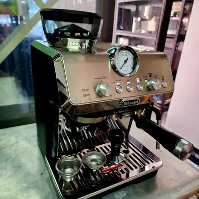 DeLonghi LA Specialista Arte Barista Espresso Coffee Machine