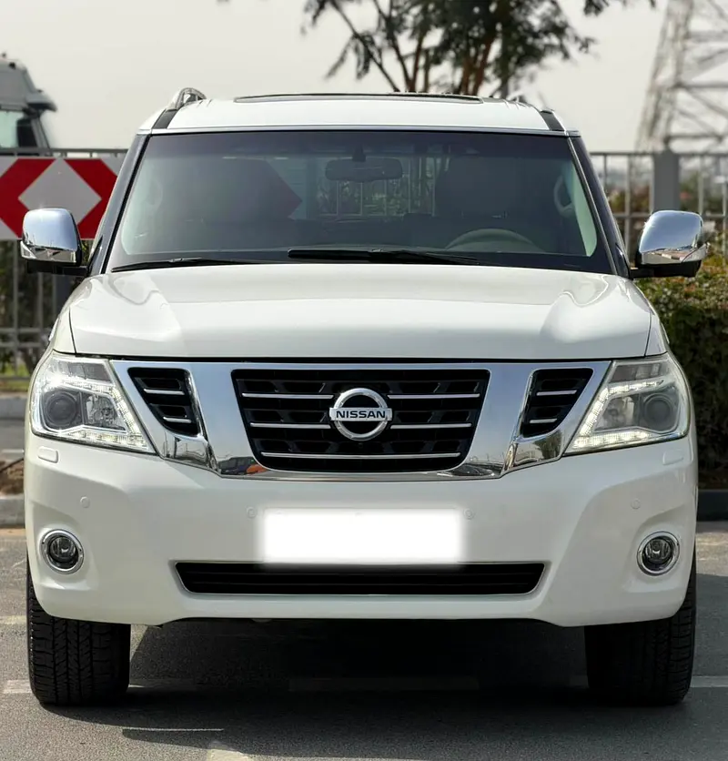 Nissan Patrol 2014 — photo 1 of 13