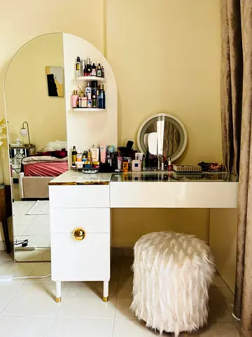 Home Center Dressing table