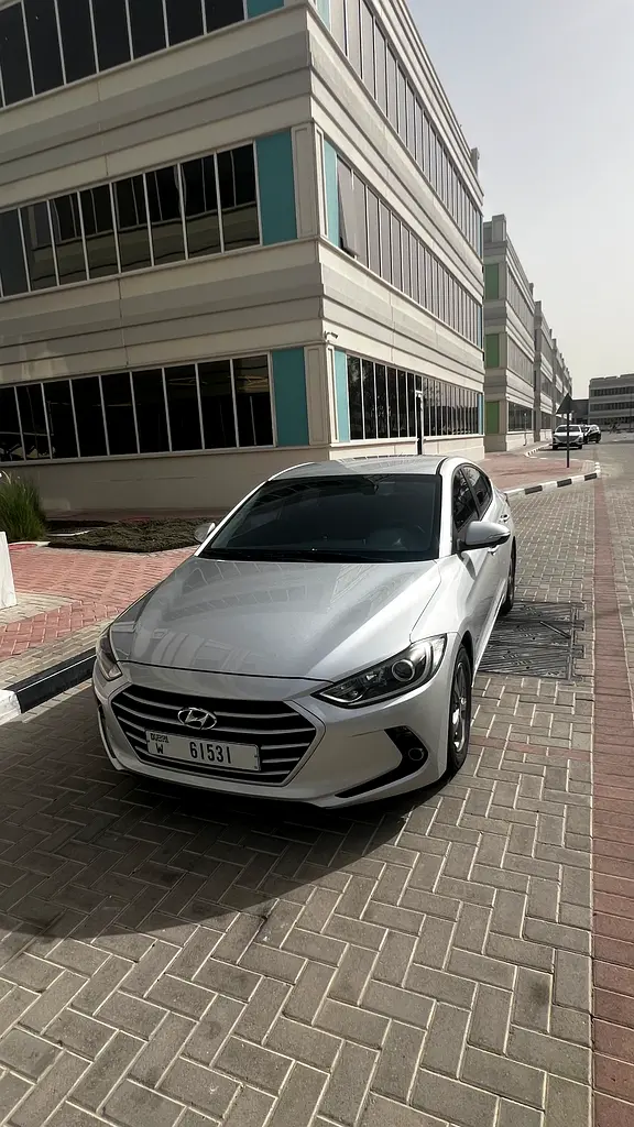 Hyundai Avante 2017 — photo 1 of 20
