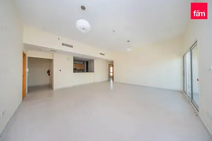 Large Size | Amenities | Free Maintenance