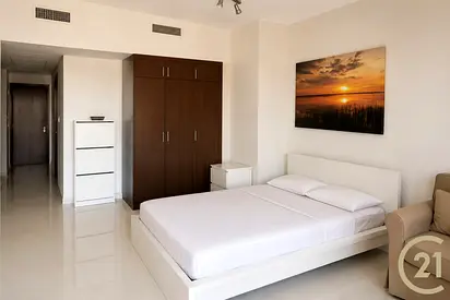 Fully furnished | Balcony | Spacious | Vacant