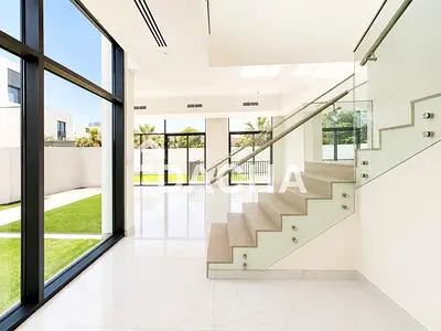 Vacant | Prime Luxury Location | Landscaped Pool