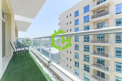 Prime Location | 1 BHK Plus Laundry | Spacious Apt