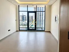 VACANT | LARGE BALCONY | MID FLOOR